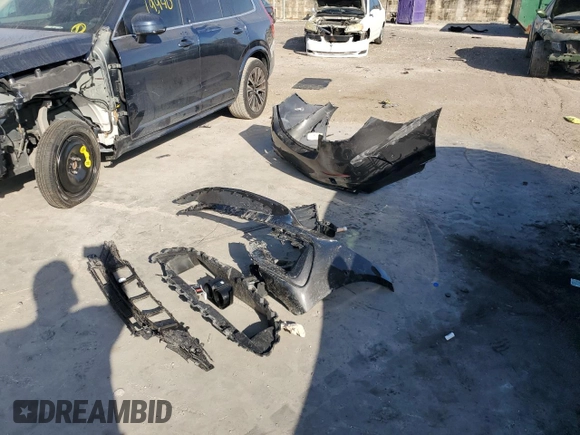 2024 Mercedes-Benz C 43 AMG z VIN W1KAF8HB6RR185662, wystawiony jako Copart lot #84099634 z przebiegiem 7 044 mil mil oraz Szkoda całkowita • Salvage title. Historia ofert i sprzedaży dostępna na DreamBid. Obrazek 12.