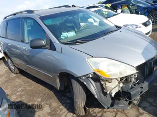 2005 Toyota Sienna CE z VIN 5TDZA23C15S241785, wystawiony jako IAAI lot #42098219 z przebiegiem 304 772 mil mil oraz . Historia ofert i sprzedaży dostępna na DreamBid. Obrazek 1.