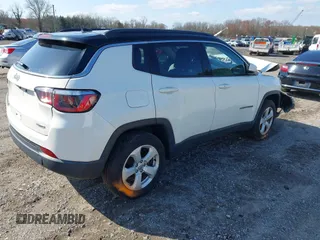 2018 Jeep Compass Latitude z VIN 3C4NJDBB9JT436746, wystawiony jako IAAI lot #41857850 z przebiegiem 126 610 mil mil oraz . Historia ofert i sprzedaży dostępna na DreamBid. Obrazek 4.