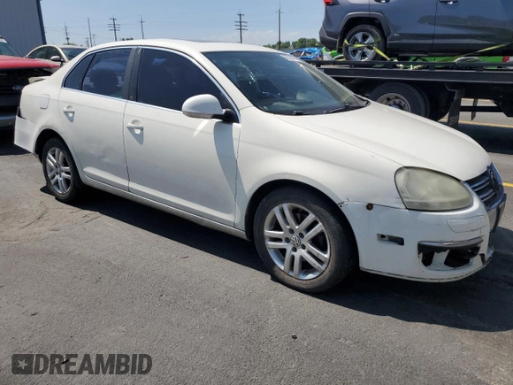 2007 Volkswagen Jetta 2.5 with VIN 3VWSG71K27M097848, listed as a Copart auction lot 60320245 with 272,183 mi miles and Salvage title. Bid and sale history available at DreamBid. Image 4.