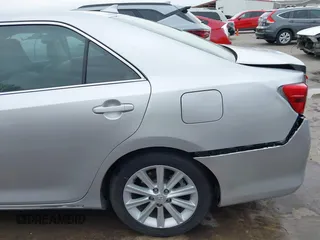 2014 Toyota Camry SE with VIN 4T1BK1FK7EU540975, listed as a IAAI auction lot 41673926 with 190,036 mi miles. Bid and sale history available at carsss.com. Image 17.