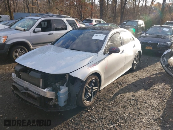 2021 Mercedes-Benz A 220 z VIN W1K3G4FBXMJ273221, wystawiony jako IAAI lot #41829672 z przebiegiem 39 164 mil mil oraz . Historia ofert i sprzedaży dostępna na DreamBid. Obrazek 2.