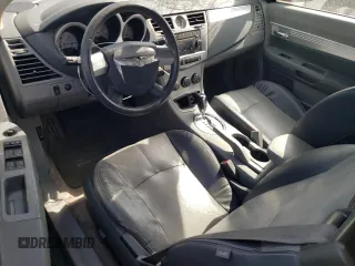2008 Chrysler Sebring Touring z VIN 1C3LC55R88N145038, wystawiony jako Copart lot #57938415 z przebiegiem 120 291 mil mil oraz Szkoda całkowita • Salvage title. Historia ofert i sprzedaży dostępna na DreamBid. Obrazek 8.