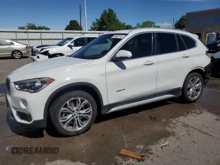 2017 BMW X1 xDrive28i z VIN WBXHT3Z36H4A55751, wystawiony jako Copart lot #56922145 z przebiegiem 62 760 mil mil oraz Szkoda całkowita • Salvage title. Historia ofert i sprzedaży dostępna na DreamBid. Obrazek 1.