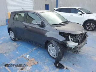 2012 Scion xD z VIN JTKKU4B43C1024045, wystawiony jako Copart lot #52972045 z przebiegiem 89 061 mil mil oraz Szkody całkowita. Historia ofert i sprzedaży dostępna na DreamBid. Obrazek 4.