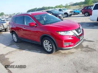 2017 Nissan Rogue S z VIN JN8AT2MV4HW266583, wystawiony jako IAAI lot #42514943 z przebiegiem 114 731 mil mil oraz . Historia ofert i sprzedaży dostępna na DreamBid. Obrazek 1.