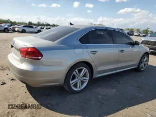 2014 Volkswagen Passat SE z VIN 1VWBT7A3XEC038811, wystawiony jako Copart lot #55198795 z przebiegiem 119 497 mil mil oraz Szkoda całkowita • Salvage title. Historia ofert i sprzedaży dostępna na DreamBid. Obrazek 3.
