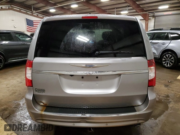 2014 Chrysler Town & Country Touring-L with VIN 2C4RC1CG5ER199878, listed as a Copart auction lot 46840505 with 223,975 mi miles and Clean Title. Bid and sale history available at carsss.com. Image 6.
