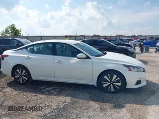 2021 Nissan Altima SV with VIN 1N4BL4DV5MN381985, listed as a IAAI auction lot 42471676 with 75,724 mi miles and . Bid and sale history available at DreamBid. Image 13.
