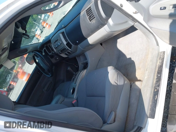 2007 Toyota Tacoma with VIN 5TELU42N37Z379099, listed as a IAAI auction lot 42361286 with 182,614 mi miles and . Bid and sale history available at DreamBid. Image 5.