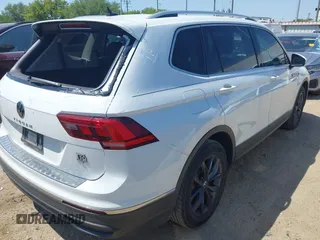 2022 Volkswagen Tiguan SE with VIN 3VV3B7AX7NM032705, listed as a IAAI auction lot 41987713 with 34,010 mi miles and . Bid and sale history available at DreamBid. Image 4.