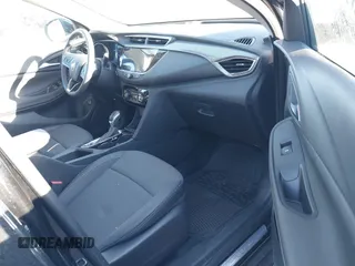 2023 Buick Encore GX Select с VIN KL4MMESL2PB145950, выставлен на аукционе IAAI как лот 41414741 с пробегом 3 753 миль миль и . История ставок и продаж доступна на DreamBid. Изображение 5.