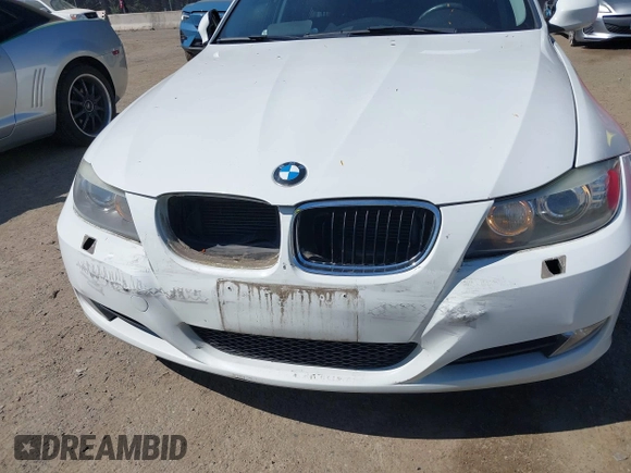 2011 BMW 3 Series 328i xDrive with VIN WBAPK5C54BA660470, listed as a IAAI auction lot 42077314 with 69,572 mi miles and . Bid and sale history available at DreamBid. Image 15.