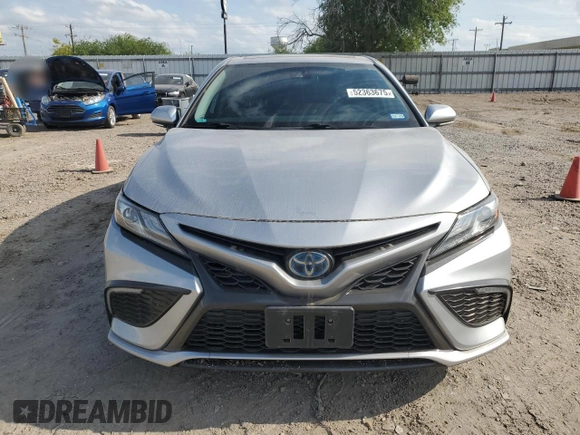 2022 Toyota Camry Hybrid XSE z VIN 4T1K31AK2NU571829, wystawiony jako Copart lot #52363675 z przebiegiem 52 918 mil mil oraz Szkoda całkowita • Salvage title. Historia ofert i sprzedaży dostępna na DreamBid. Obrazek 5.
