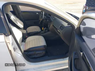2015 Volkswagen Jetta SE with VIN 3VWD17AJ1FM419797, listed as a IAAI auction lot 42778996 with 138,194 mi miles and . Bid and sale history available at DreamBid. Image 5.