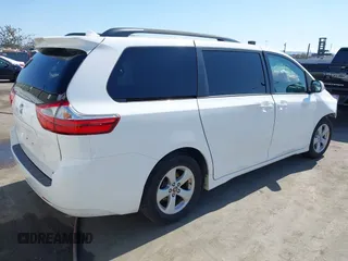 2018 Toyota Sienna LE Auto Access Seat с VIN 5TDKZ3DC3JS913810, выставлен на аукционе IAAI как лот 42476857 с пробегом Не указан миль и . История ставок и продаж доступна на DreamBid. Изображение 4.