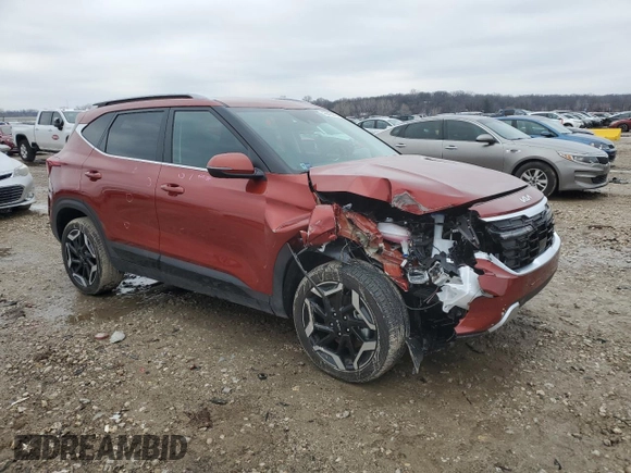 2024 Kia Seltos SX z VIN KNDETCA74R7585079, wystawiony jako Copart lot #43315445 z przebiegiem 2 248 mil mil oraz Czysty tytuł • Clean title. Historia ofert i sprzedaży dostępna na DreamBid. Obrazek 4.