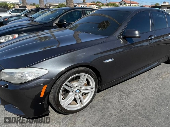 2013 BMW 5 Series 535i with VIN WBAFR7C59DC818571, listed as a Copart auction lot 51173235 with 158,098 mi miles and Clean Title. Bid and sale history available at DreamBid. Image 2.