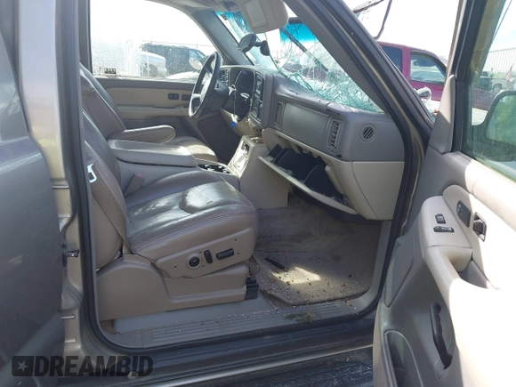 2002 GMC Yukon XL SLT z VIN 3GKFK16Z42G208742, wystawiony jako IAAI lot #41956838 z przebiegiem 261 835 mil mil oraz . Historia ofert i sprzedaży dostępna na DreamBid. Obrazek 5.