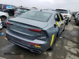 2019 Volvo S60 R-Design with VIN 7JRA22TMXKG013780, listed as a Copart auction lot 38024374 with 48,762 mi miles. Bid and sale history available at carsss.com. Image 3.