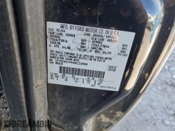 2004 Ford F-250 XL z VIN 1FTNX21P94EC33909, wystawiony jako Copart lot #55983665 z przebiegiem 243 869 mil mil oraz Czysty tytuł • Clean title. Historia ofert i sprzedaży dostępna na DreamBid. Obrazek 12.