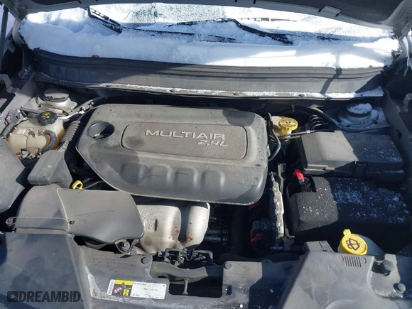 2015 Jeep Cherokee Latitude with VIN 1C4PJMCB1FW776160, listed as a IAAI auction lot 41345082 with 94,769 mi miles. Bid and sale history available at carsss.com. Image 10.