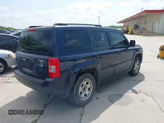 2014 Jeep Patriot Sport with VIN 1C4NJPBA3ED689999, listed as a IAAI auction lot 42498800 with 204,560 mi miles and . Bid and sale history available at DreamBid. Image 4.