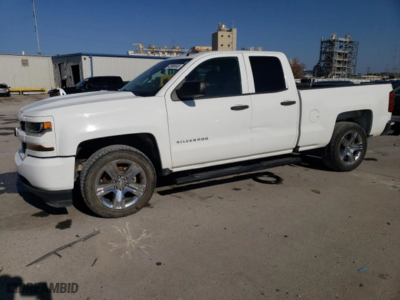 2018 Chevrolet Silverado 1500 Custom with VIN 1GCRCPEC3JZ304785, listed as a Copart auction lot 42985645 with 133,891 mi miles and Salvage Title. Bid and sale history available at carsss.com. Image 1.