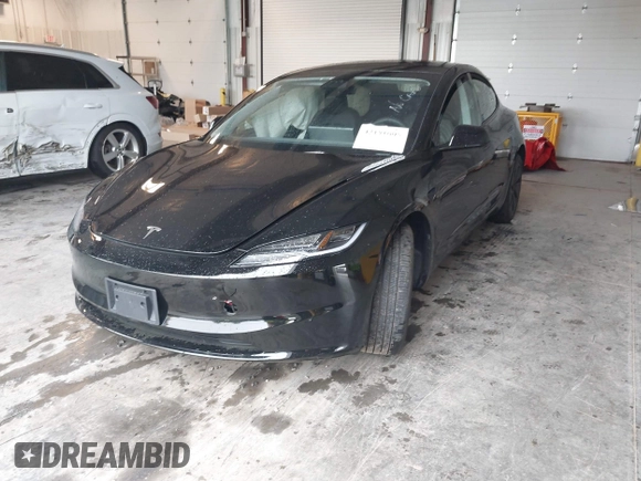 2025 Tesla Model 3 Long Range с VIN 5YJ3E1EB9SF915531, выставлен на аукционе IAAI как лот 42191805 с пробегом 3 333 миль миль и . История ставок и продаж доступна на DreamBid. Изображение 19.