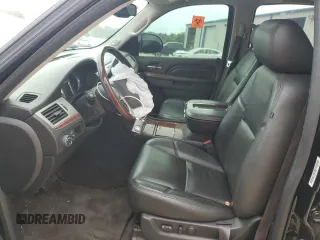 2014 Cadillac Escalade Premium z VIN 1GYS4CEF9ER224120, wystawiony jako Copart lot #57487655 z przebiegiem 78 309 mil mil oraz Czysty tytuł • Clean title. Historia ofert i sprzedaży dostępna na DreamBid. Obrazek 7.