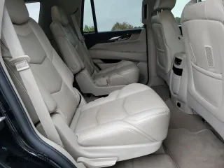 2018 Cadillac Escalade Luxury with VIN 1GYS3BKJ0JR318600, listed as a Copart auction lot 77821514 with 178,369 mi miles and Salvage Title. Bid and sale history available at carsss.com. Image 12.