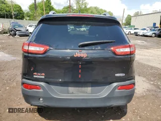 2016 Jeep Cherokee Latitude with VIN 1C4PJMCB3GW253918, listed as a Copart auction lot 55814925 with 101,008 mi miles and Clean Title. Bid and sale history available at carsss.com. Image 6.