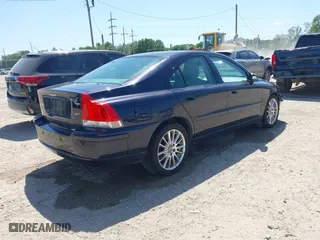 2007 Volvo S60 2.5L Turbo with VIN YV1RS592972623502, listed as a IAAI auction lot 41599575 with 93,983 mi miles. Bid and sale history available at carsss.com. Image 4.
