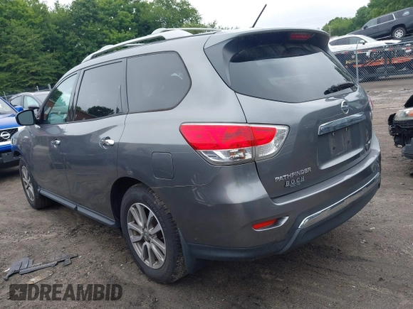2015 Nissan Pathfinder S z VIN 5N1AR2MM3FC675623, wystawiony jako IAAI lot #42697236 z przebiegiem 99 686 mil mil oraz . Historia ofert i sprzedaży dostępna na DreamBid. Obrazek 3.