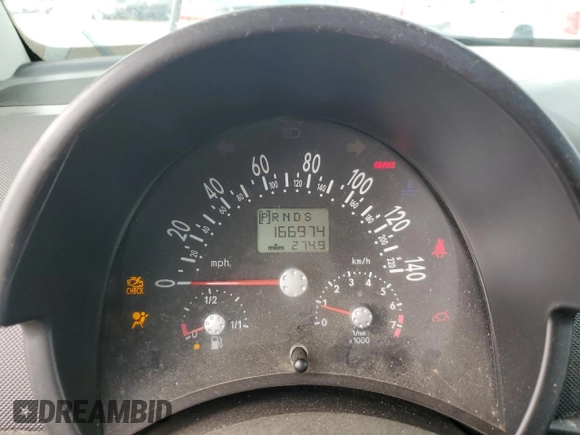 2004 Volkswagen Beetle with VIN 3VWCM21Y64M310431, listed as a Copart auction lot 82449604 with 166,974 mi miles and Salvage Title. Bid and sale history available at DreamBid. Image 9.