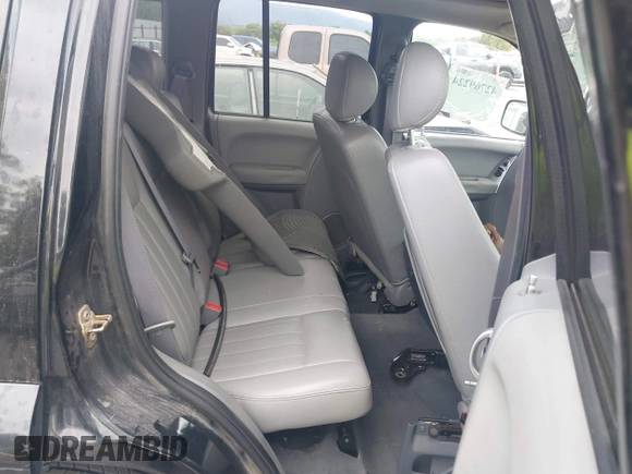 2005 Jeep Liberty Limited with VIN 1J4GL58K35W592405, listed as a IAAI auction lot 42769224 with Not provided miles and . Bid and sale history available at DreamBid. Image 8.