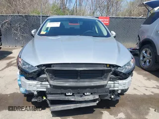 2019 Ford Fusion SE with VIN 3FA6P0HDXKR275252, listed as a IAAI auction lot 41918738 with 70,729 mi miles and . Bid and sale history available at DreamBid. Image 12.