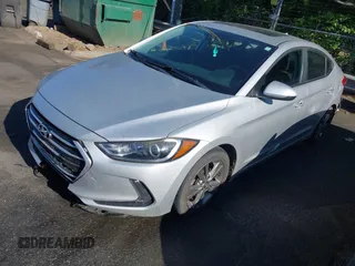 2017 Hyundai Elantra SE z VIN 5NPD84LFXHH209973, wystawiony jako IAAI lot #42124541 z przebiegiem 103 676 mil mil oraz . Historia ofert i sprzedaży dostępna na DreamBid. Obrazek 2.