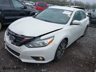 2017 Nissan Altima 2.5 SV with VIN 1N4AL3AP4HC173612, listed as a IAAI auction lot 41913418 with 146,911 mi miles. Bid and sale history available at carsss.com. Image 2.