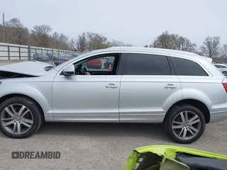2013 Audi Q7 Premium Plus z VIN WA1LGAFE1DD013768, wystawiony jako IAAI lot #41936650 z przebiegiem 140 182 mil mil oraz . Historia ofert i sprzedaży dostępna na DreamBid. Obrazek 14.