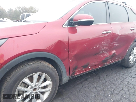 2017 Kia Sorento LX with VIN 5XYPG4A35HG215342, listed as a IAAI auction lot 40875287 with 118,146 mi miles. Bid and sale history available at carsss.com. Image 6.