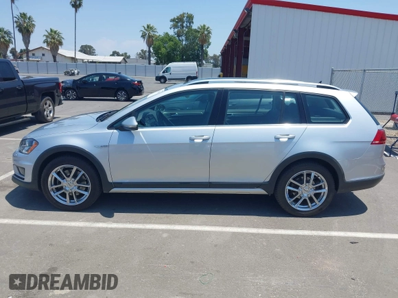 2017 Volkswagen Golf S z VIN 3VWH17AU7HM530336, wystawiony jako IAAI lot #42454700 z przebiegiem 60 208 mil mil oraz . Historia ofert i sprzedaży dostępna na DreamBid. Obrazek 14.