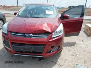 2014 Ford Escape SE with VIN 1FMCU0GX5EUA58458, listed as a IAAI auction lot 42057481 with 38,905 mi miles. Bid and sale history available at carsss.com. Image 6.