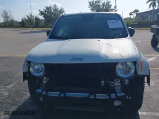2023 Jeep Renegade Upland with VIN ZACNJDB10PPP68157, listed as a IAAI auction lot 41915461 with 19,640 mi miles. Bid and sale history available at carsss.com. Image 6.