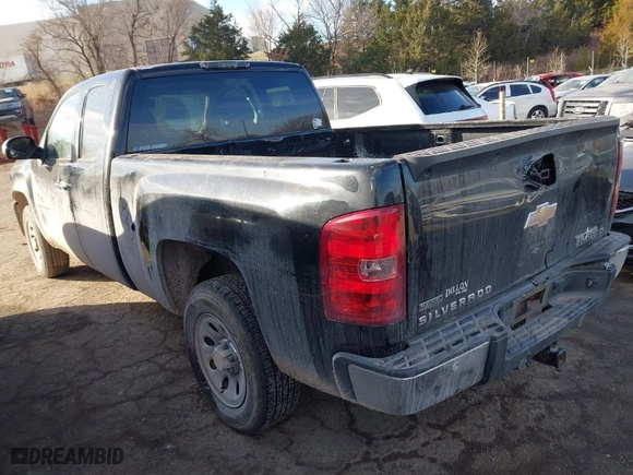 2011 Chevrolet Silverado 1500 LT with VIN 1GCRCSE09BZ421152, listed as a IAAI auction lot 41656671 with 272,927 mi miles. Bid and sale history available at carsss.com. Image 3.
