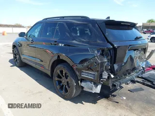 2023 Ford Explorer ST-Line z VIN 1FMSK8KH7PGC03436, wystawiony jako IAAI lot #42359119 z przebiegiem 5 261 mil mil oraz . Historia ofert i sprzedaży dostępna na DreamBid. Obrazek 3.