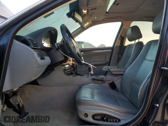 2004 BMW 3 Series 330i with VIN WBAEV53464KM33199, listed as a Copart auction lot 84850464 with 196,044 mi miles and Salvage Title. Bid and sale history available at carsss.com. Image 7.