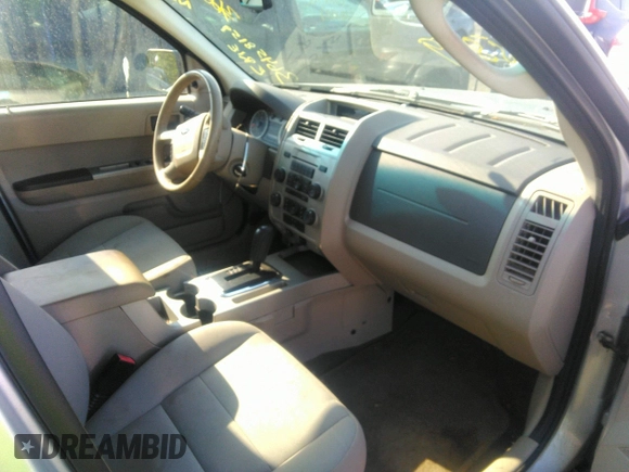 2011 Ford Escape XLT with VIN 1FMCU9DG2BKA63519, listed as a IAAI auction lot 36458159 with 168,475 mi miles. Bid and sale history available at carsss.com. Image 5.