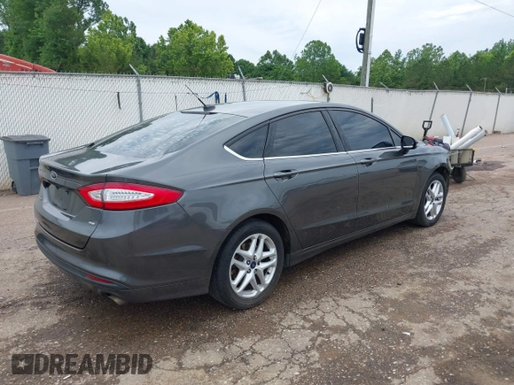 2016 Ford Fusion SE z VIN 3FA6P0H77GR367727, wystawiony jako IAAI lot #42274323 z przebiegiem 309 852 mil mil oraz . Historia ofert i sprzedaży dostępna na DreamBid. Obrazek 4.