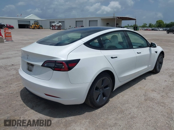 2023 Tesla Model 3 z VIN 5YJ3E1EA8PF384806, wystawiony jako IAAI lot #42526063 z przebiegiem 95 389 mil mil oraz . Historia ofert i sprzedaży dostępna na DreamBid. Obrazek 4.